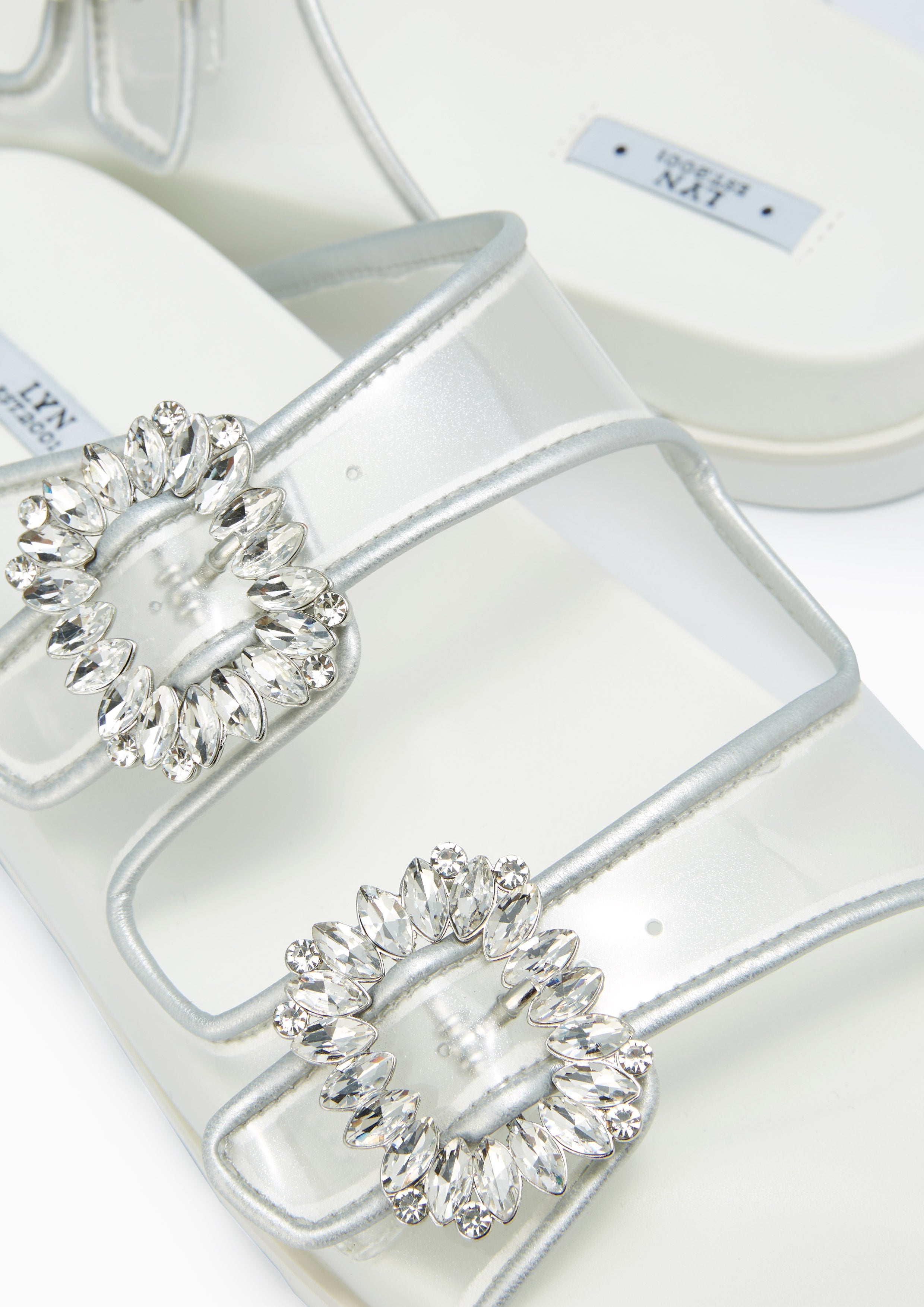 Veeni Flat Sandals Silver - Lyn TH