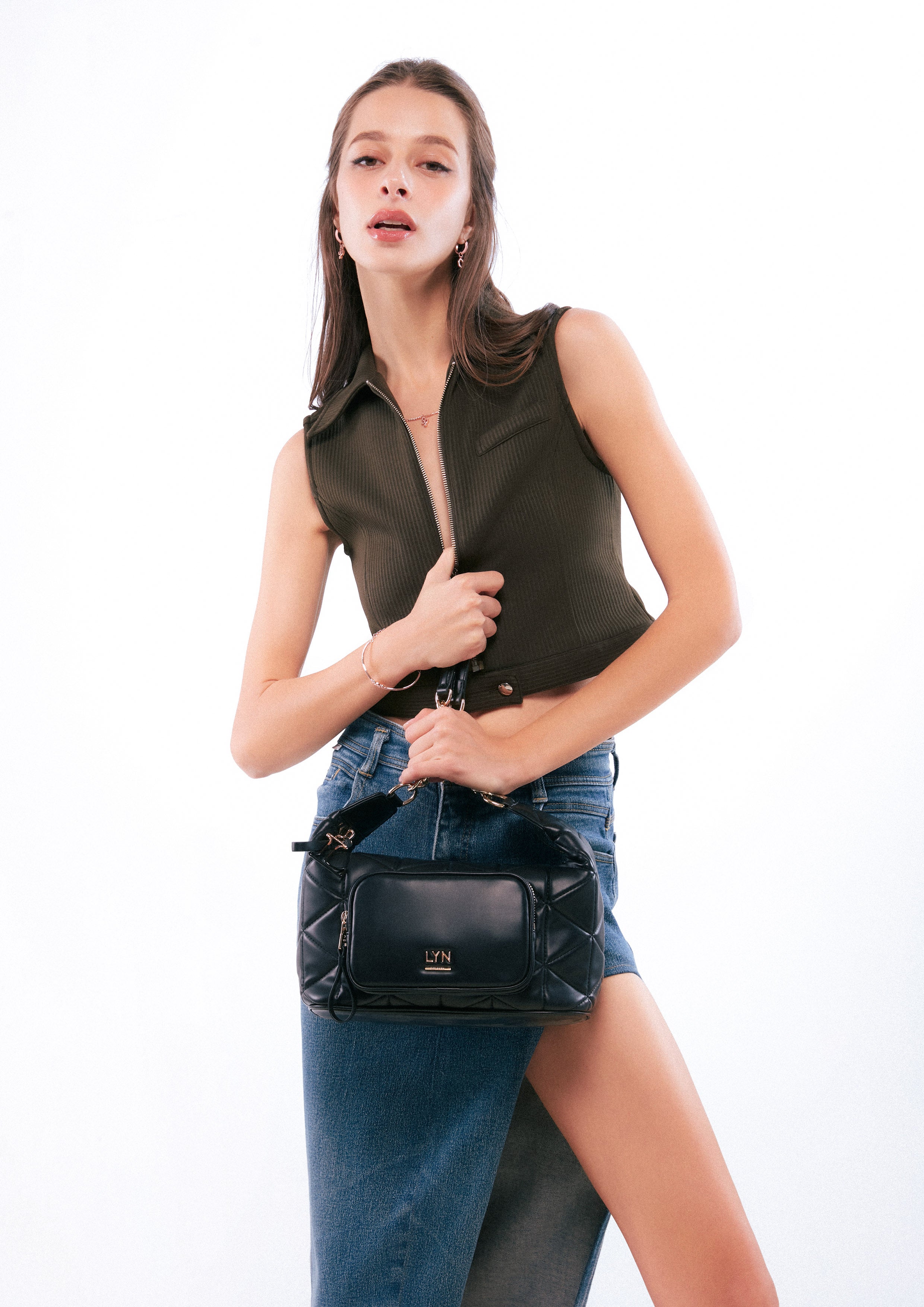 Trinity Glow L Shoulder Bag Black - Lyn TH