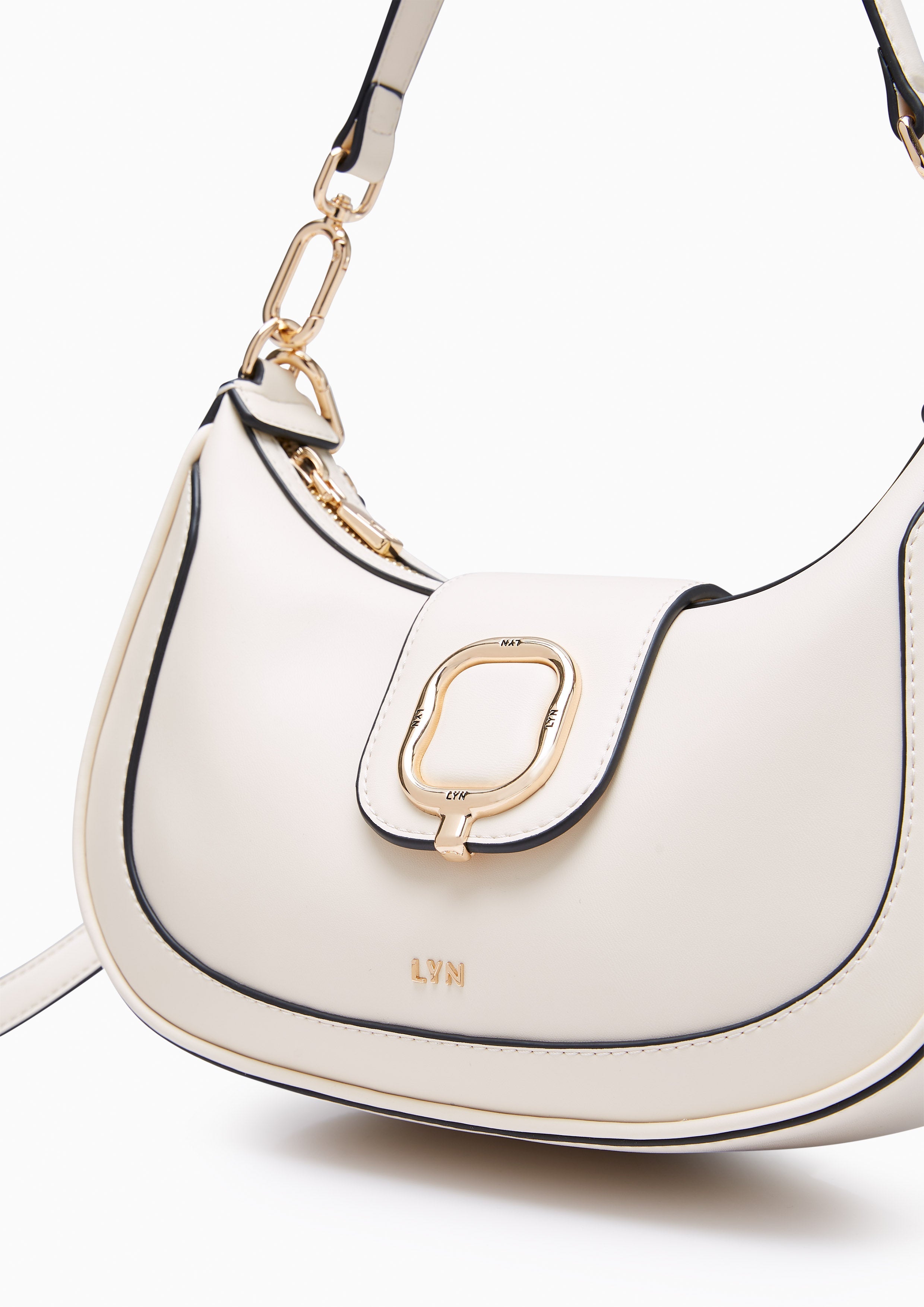 Pola M Shoulder Bag Ivory - Lyn TH