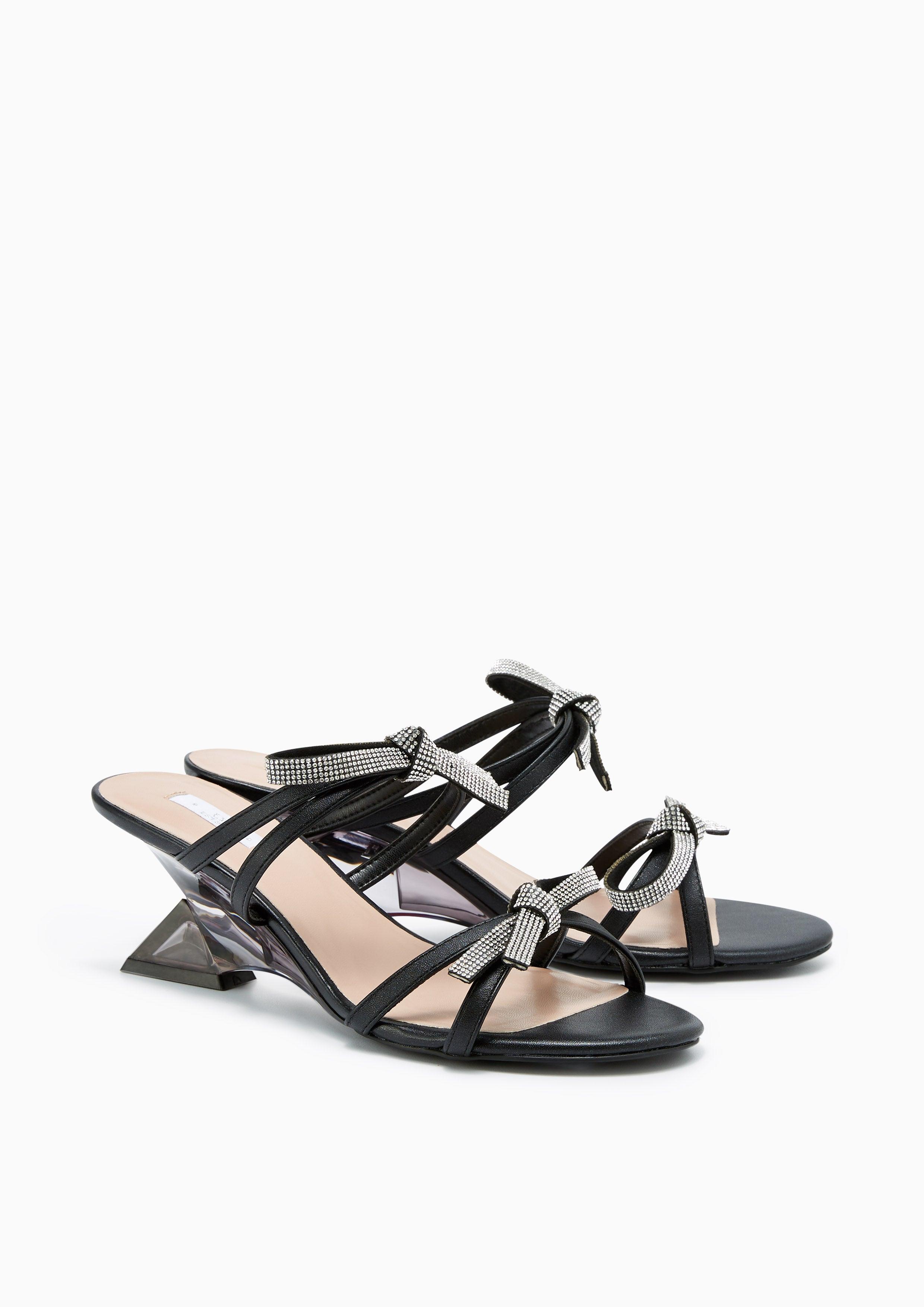 Gwen Low Heel Sandals Black - Lyn TH