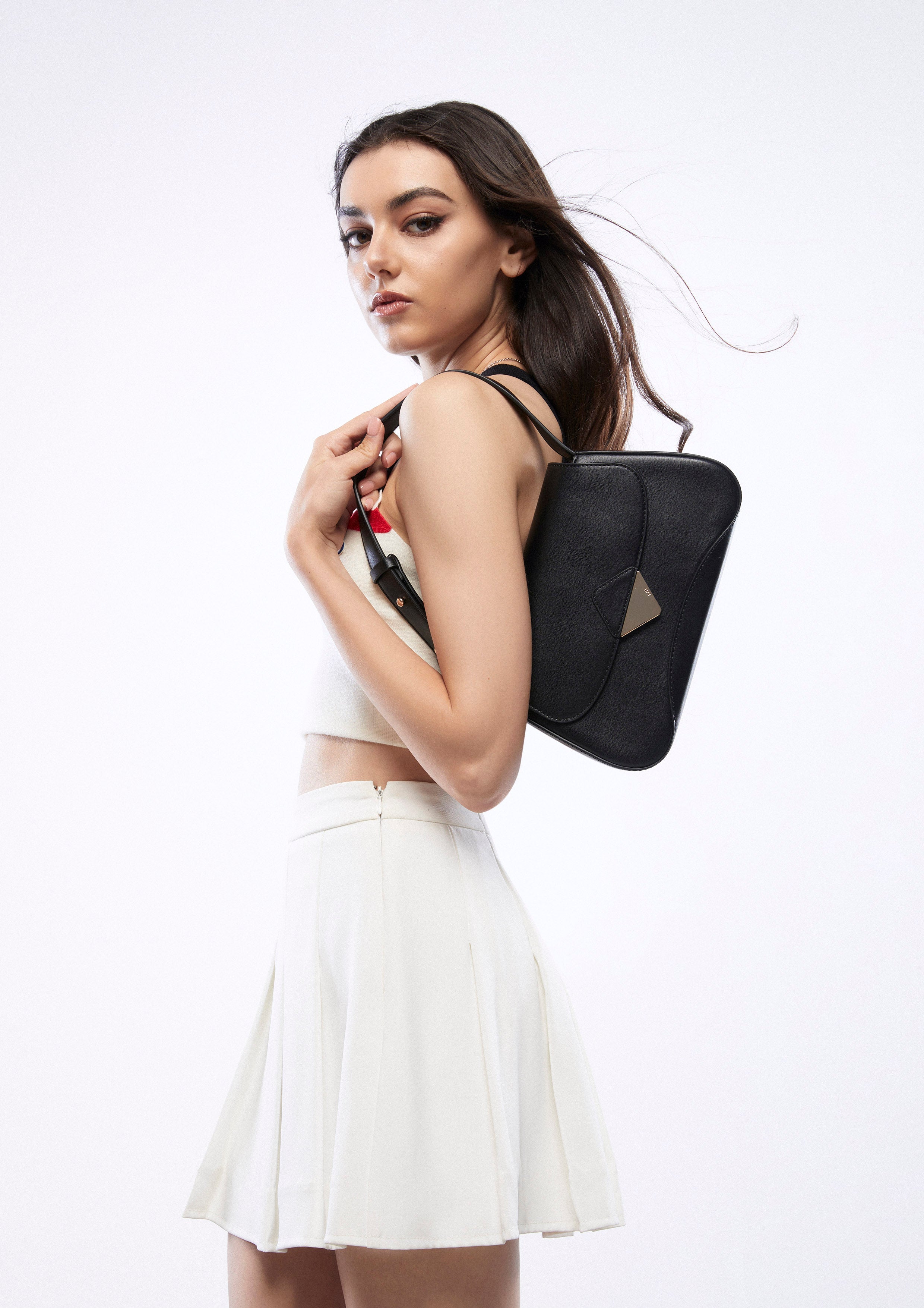 Trangle Shoulder Bag Black - Lyn TH