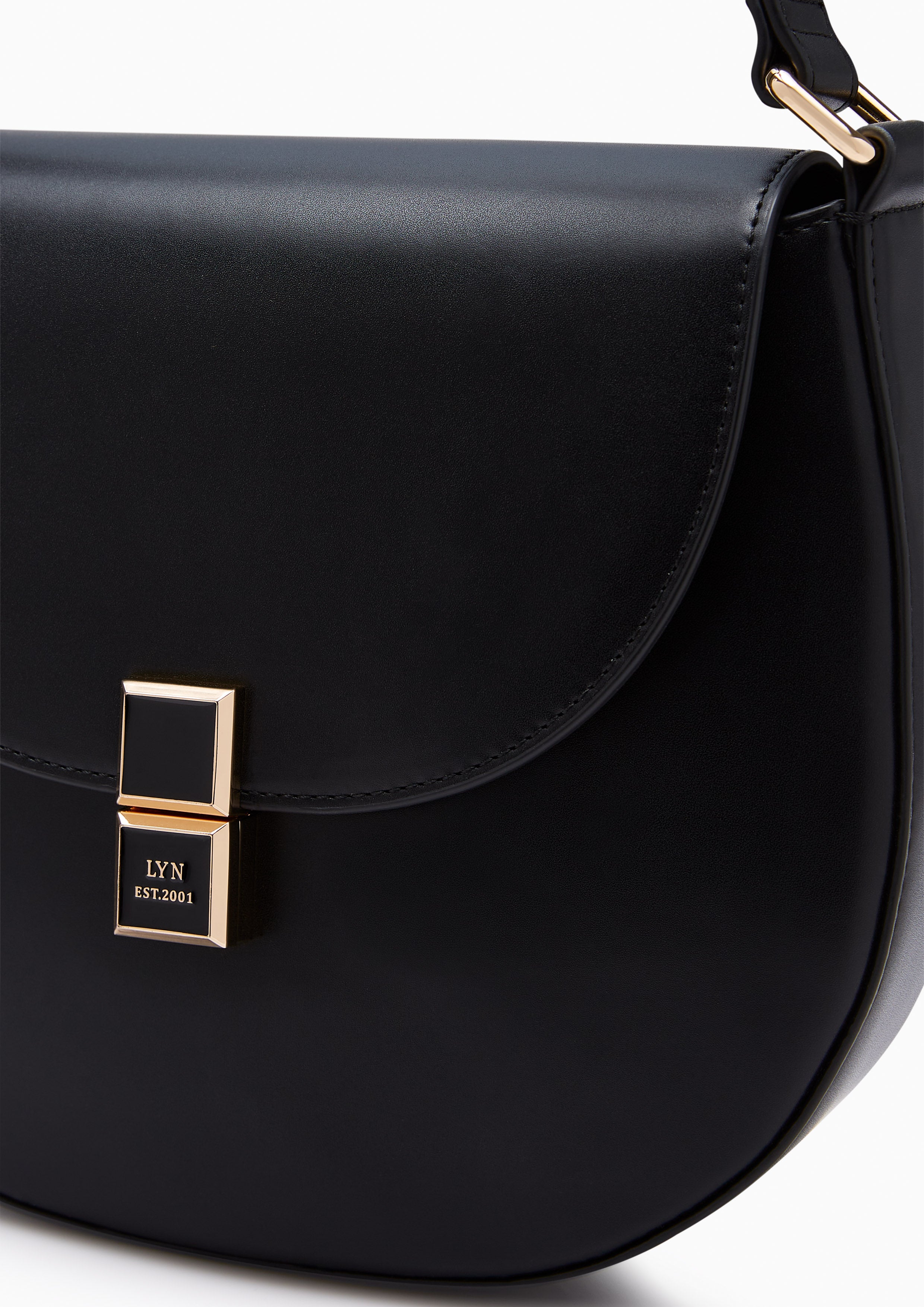 Dizzy M Shoulder Bag Black - Lyn TH