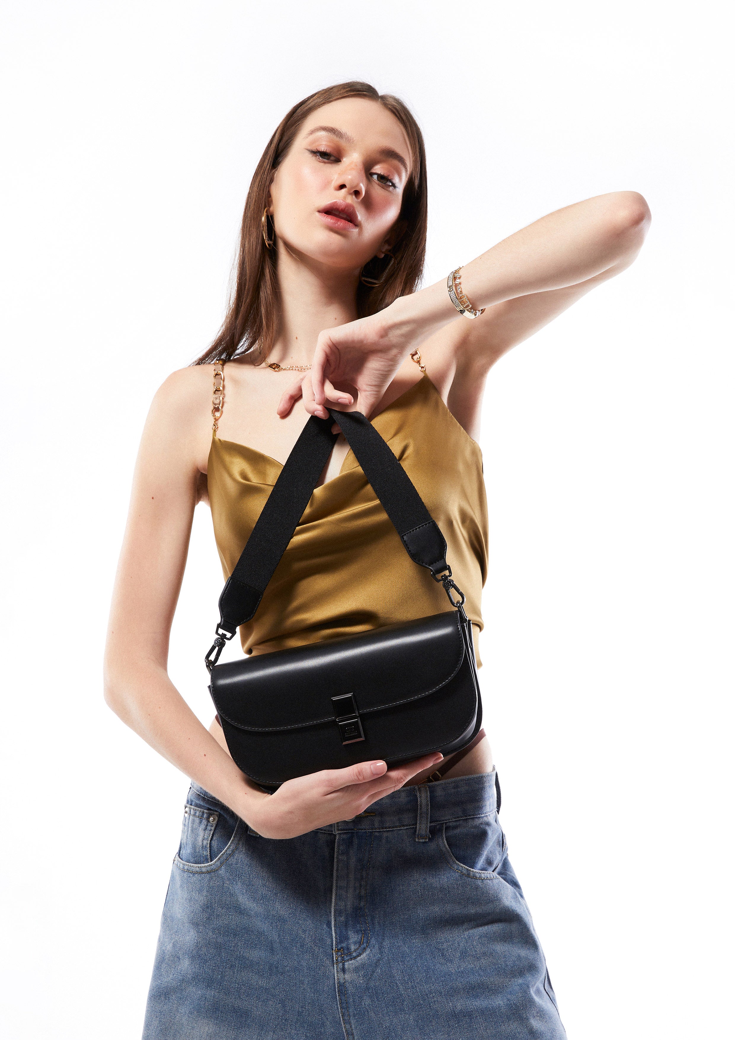 Dizzy S Shoulder Bag Black - Lyn TH