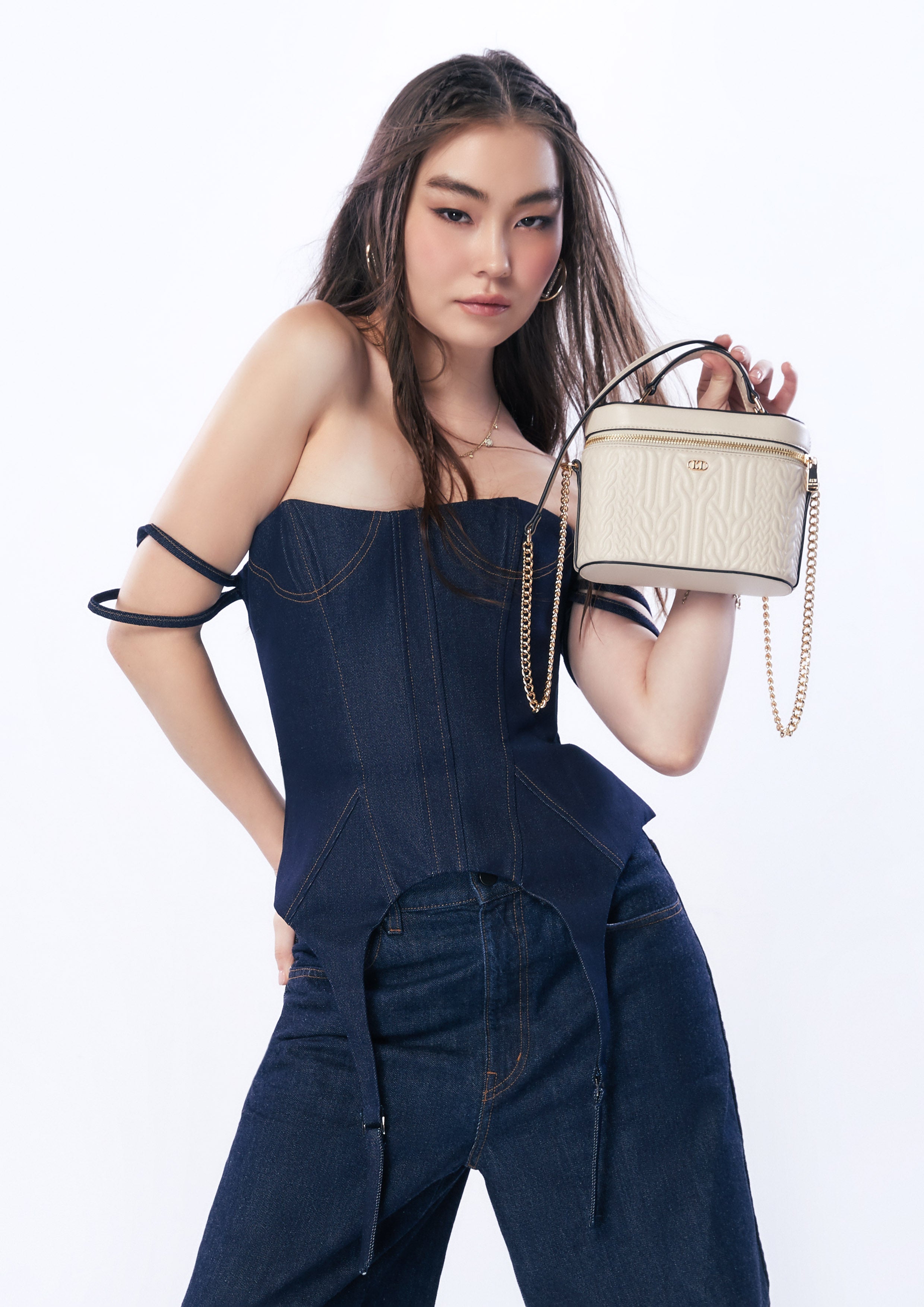 Dustin Knit Bucket Bag Beige