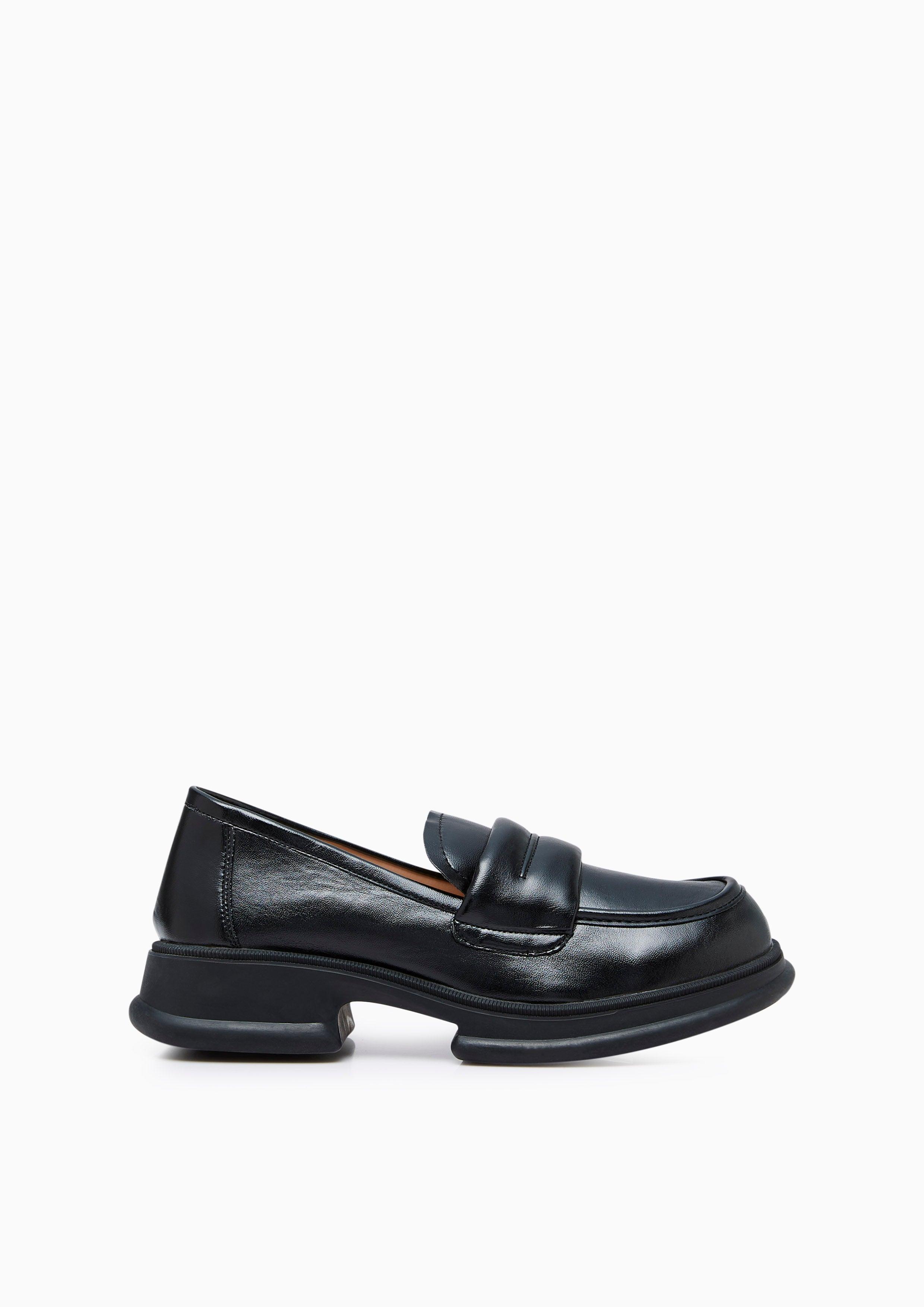 Bracing Loafers Black