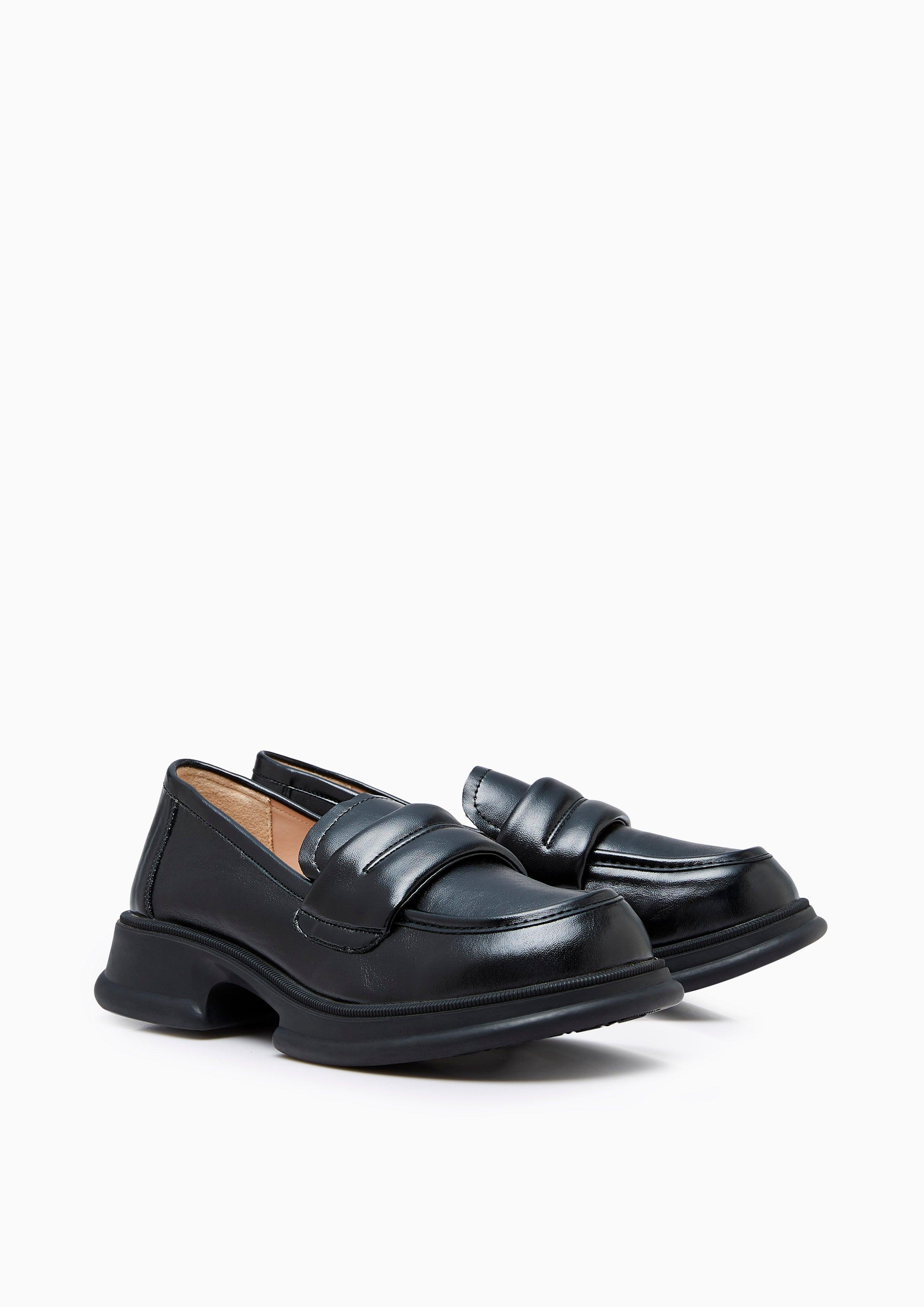 Bracing Loafers Black