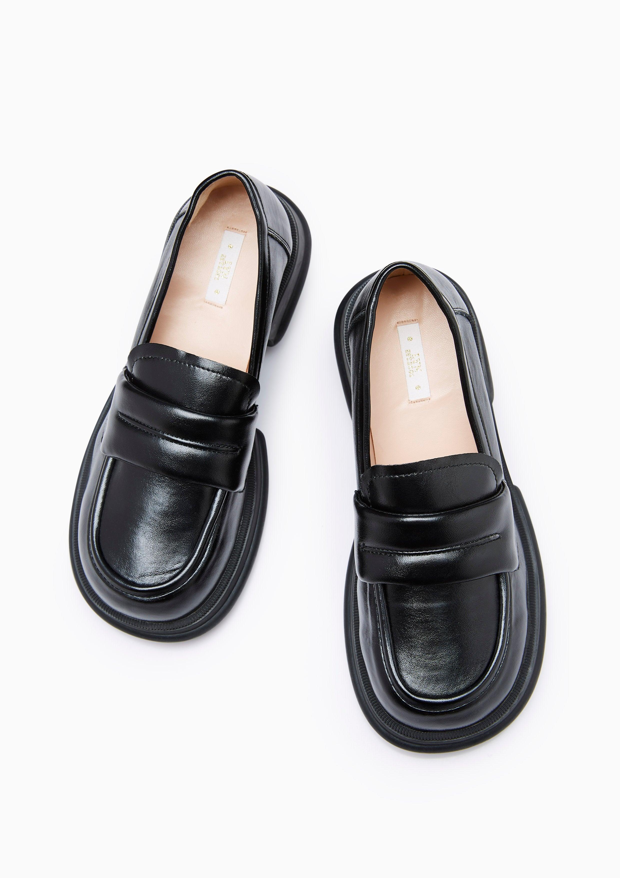 Bracing Loafers Black