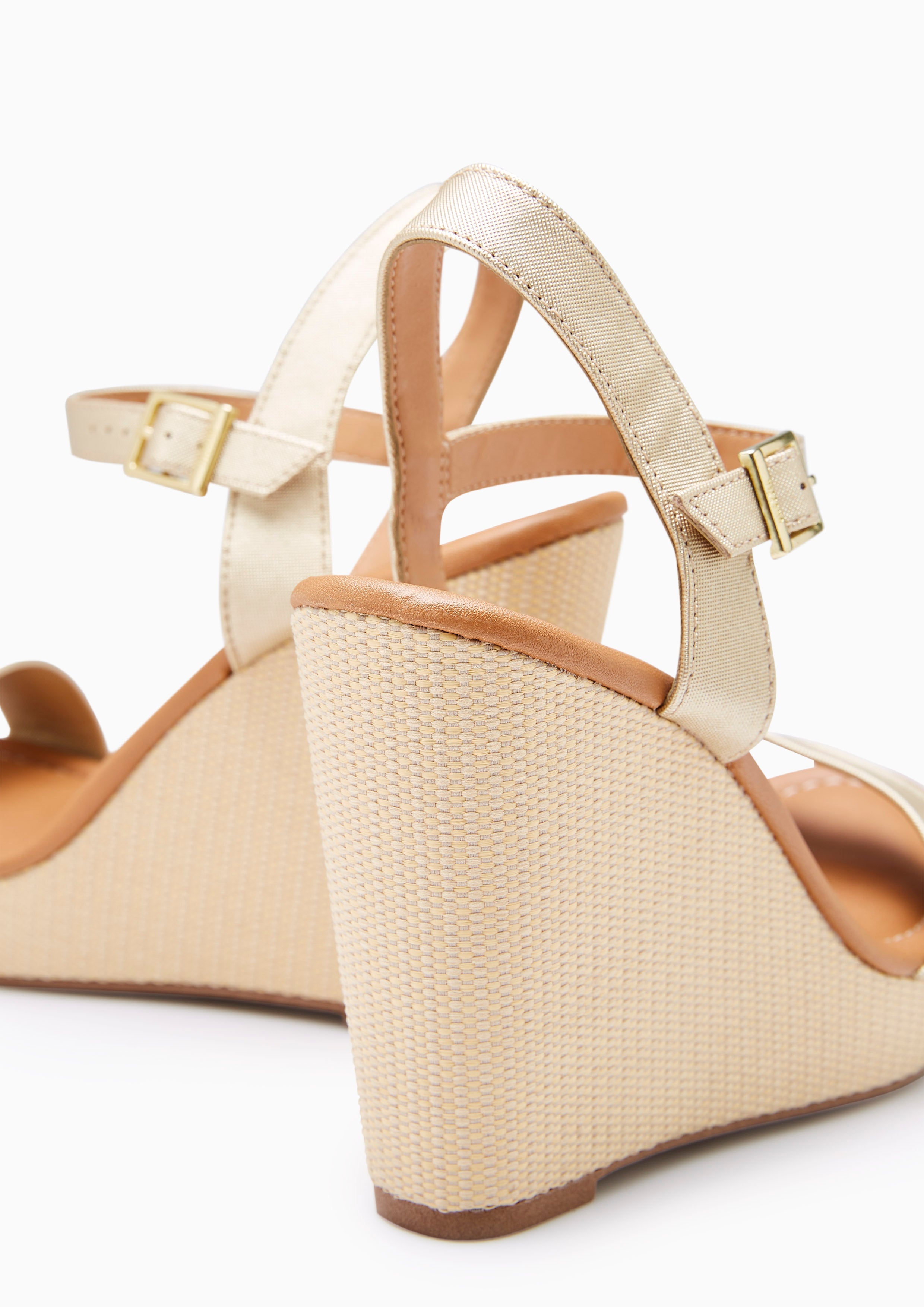 Brissa Wedges Gold