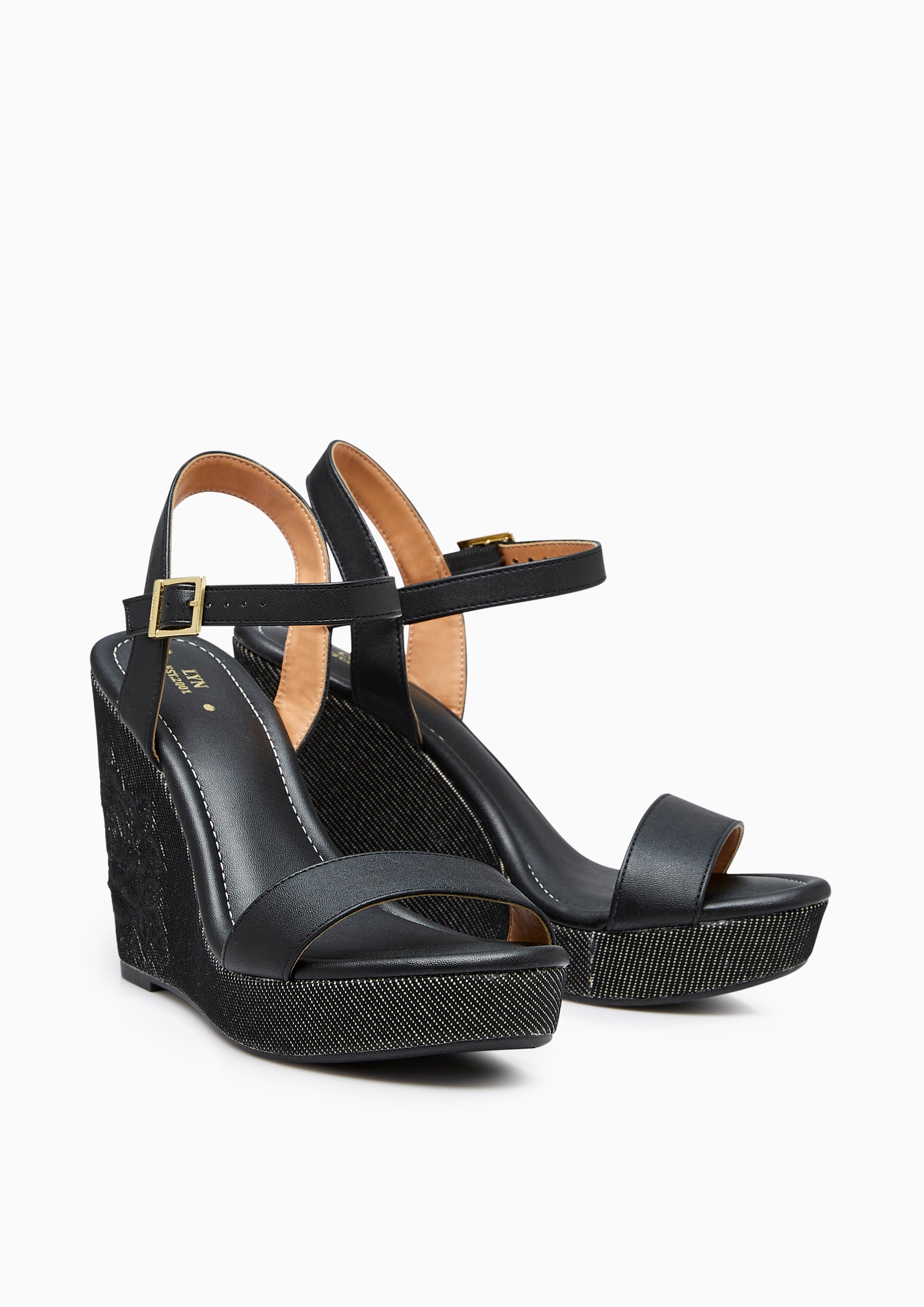 Brissa Rose Wedges Black