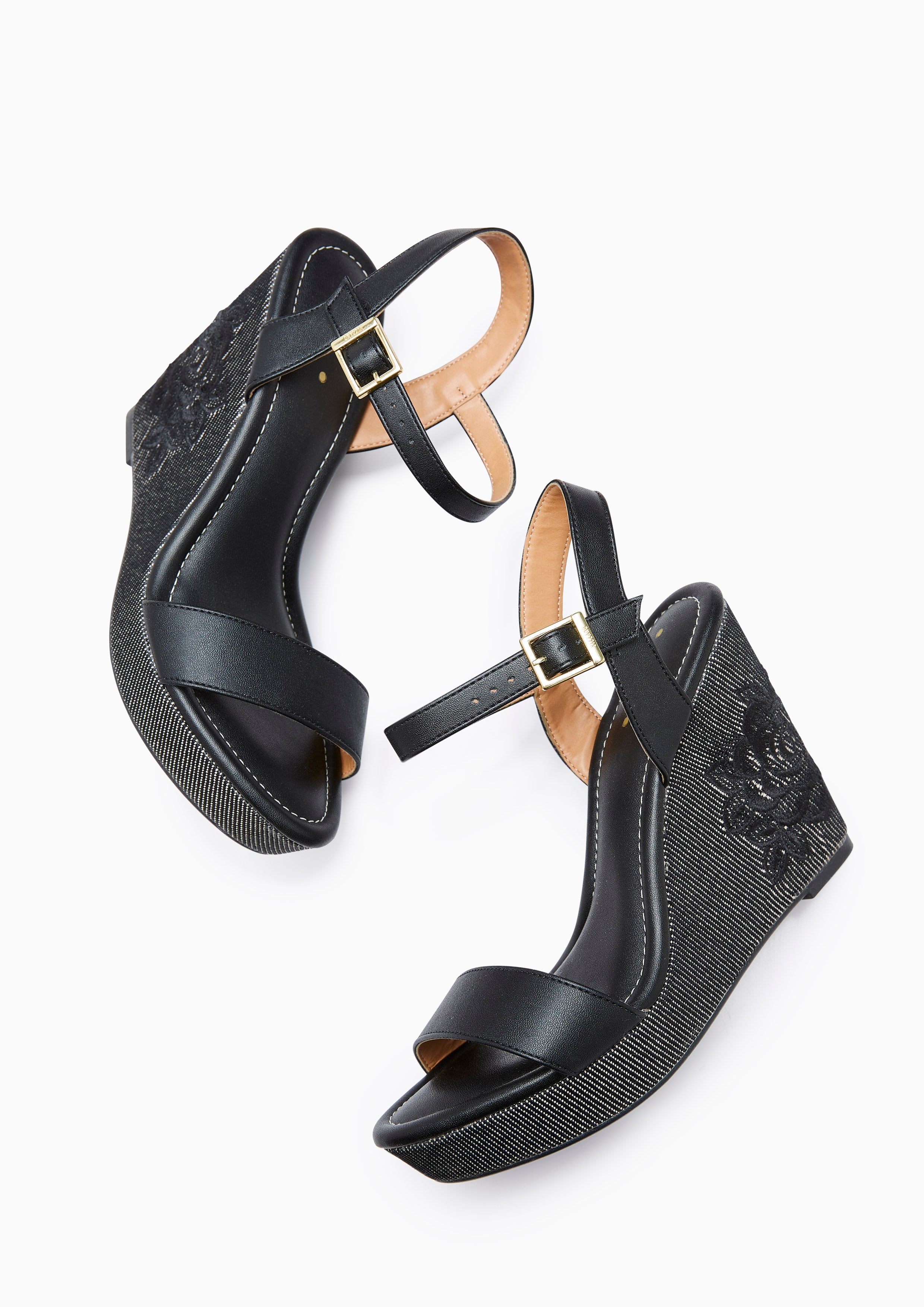 Brissa Rose Wedges Black