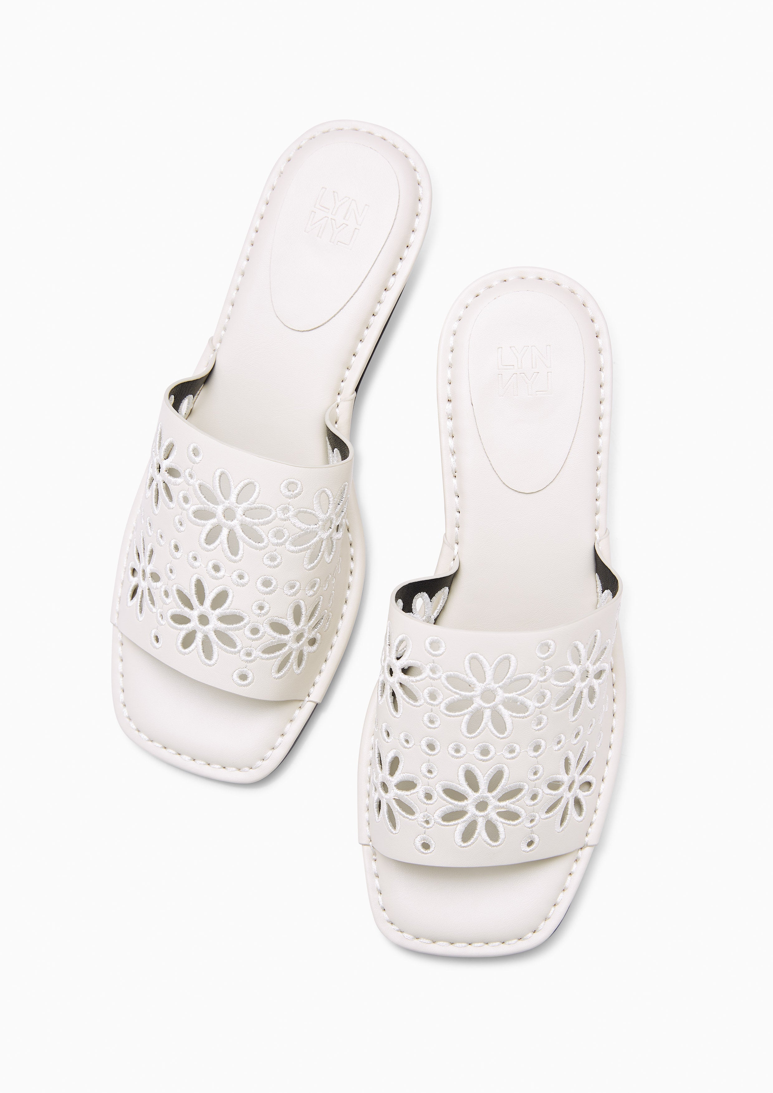 Barrett Sandals Ivory - Lyn TH