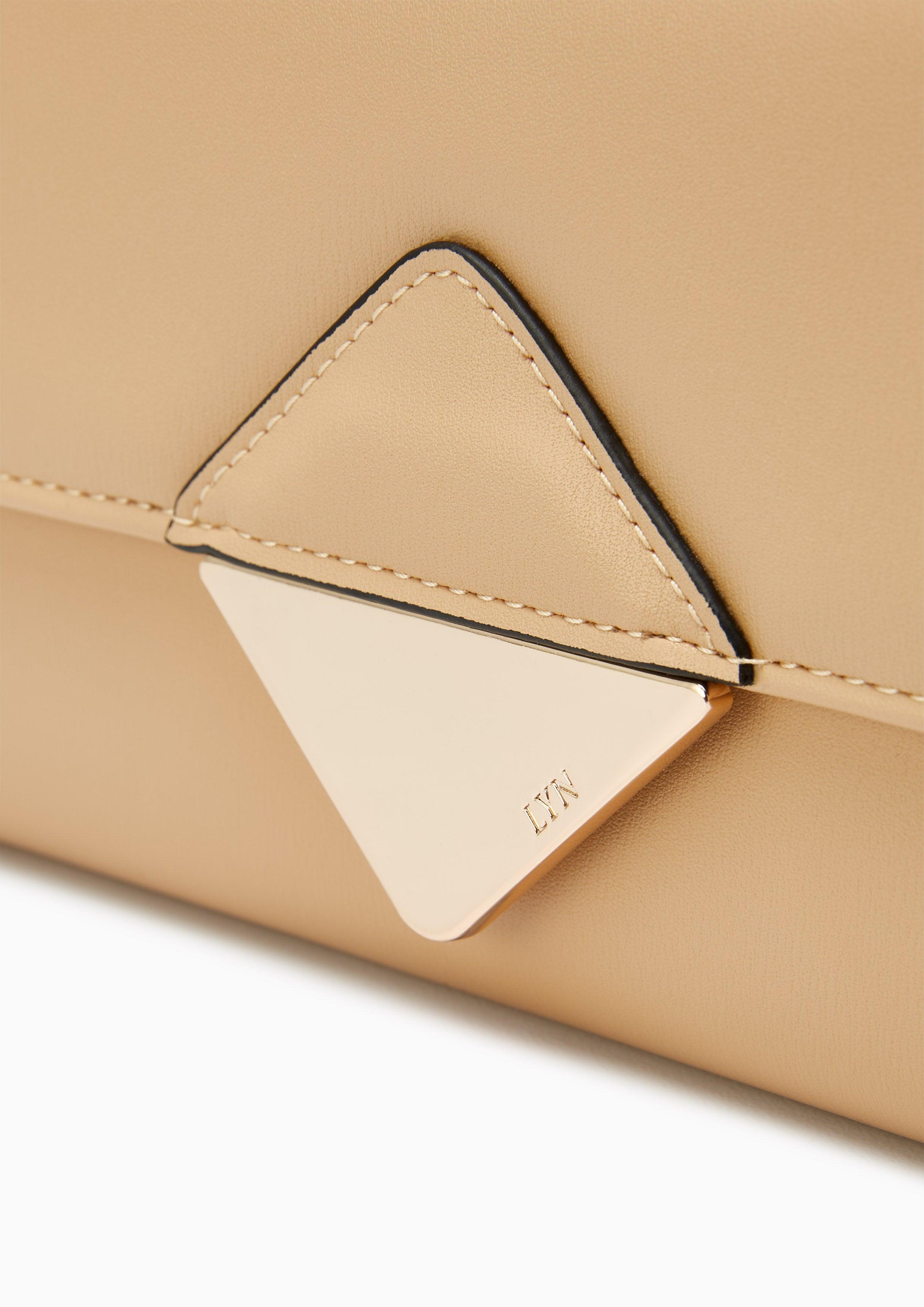 Trangle Wallet On Chain Beige - Lyn TH