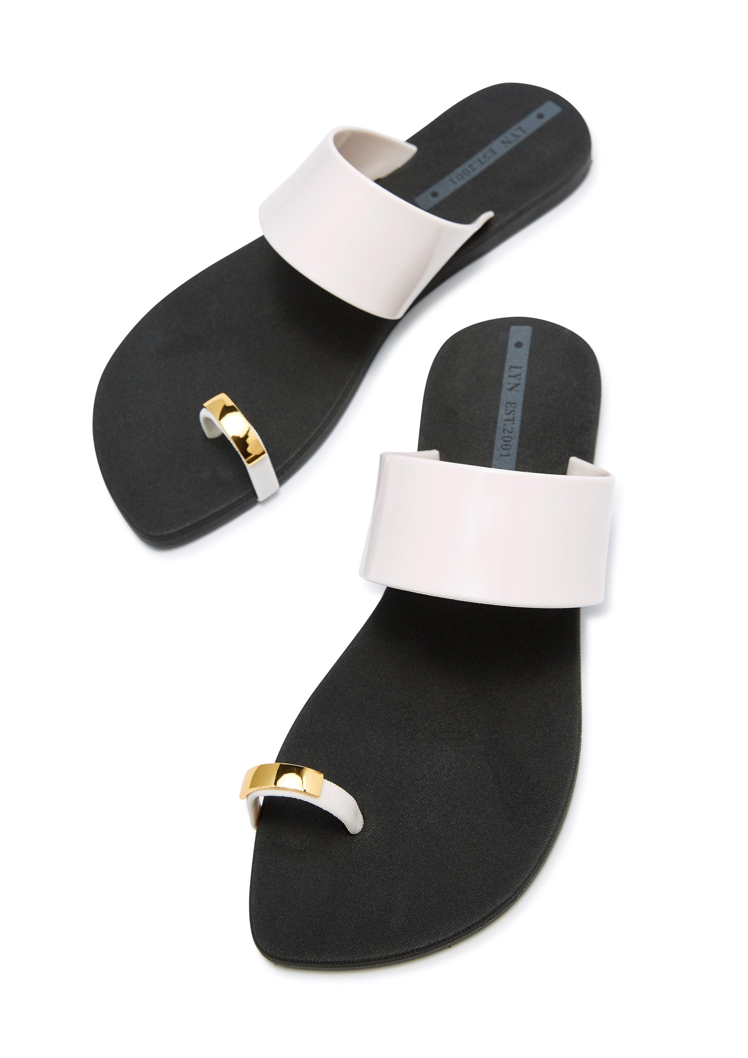 Byron Flat Sandals Off-White - Lyn TH