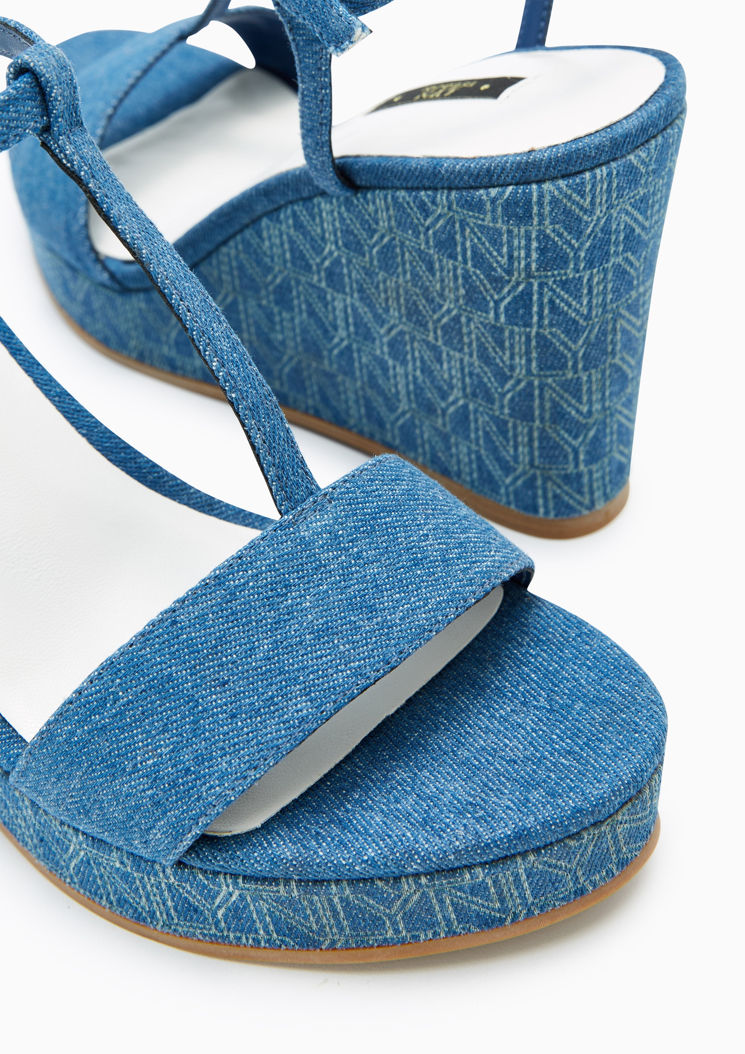 Butterfly Wedges Blue - Lyn TH