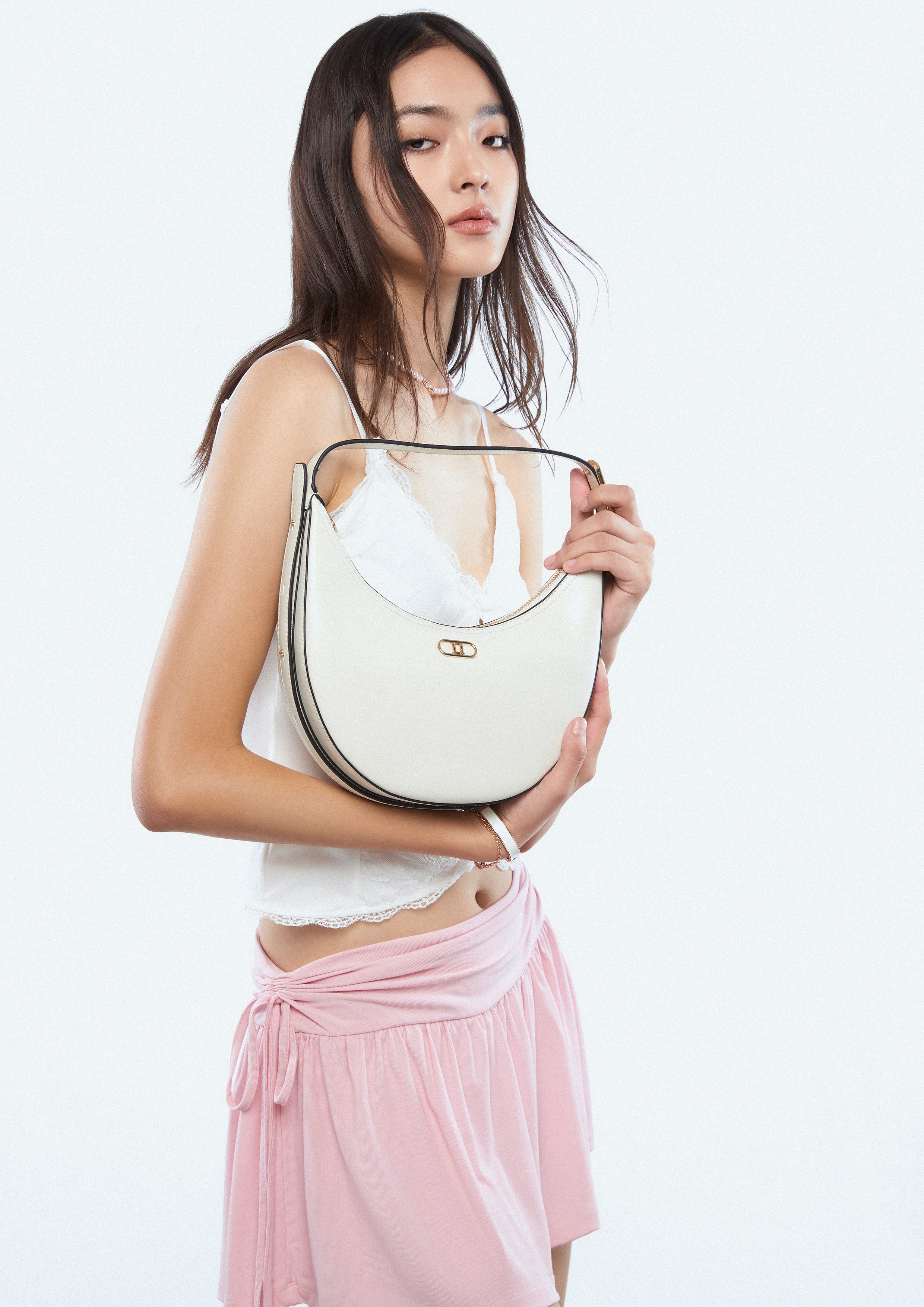 Riva Canvas M Shoulder Bag Ivory