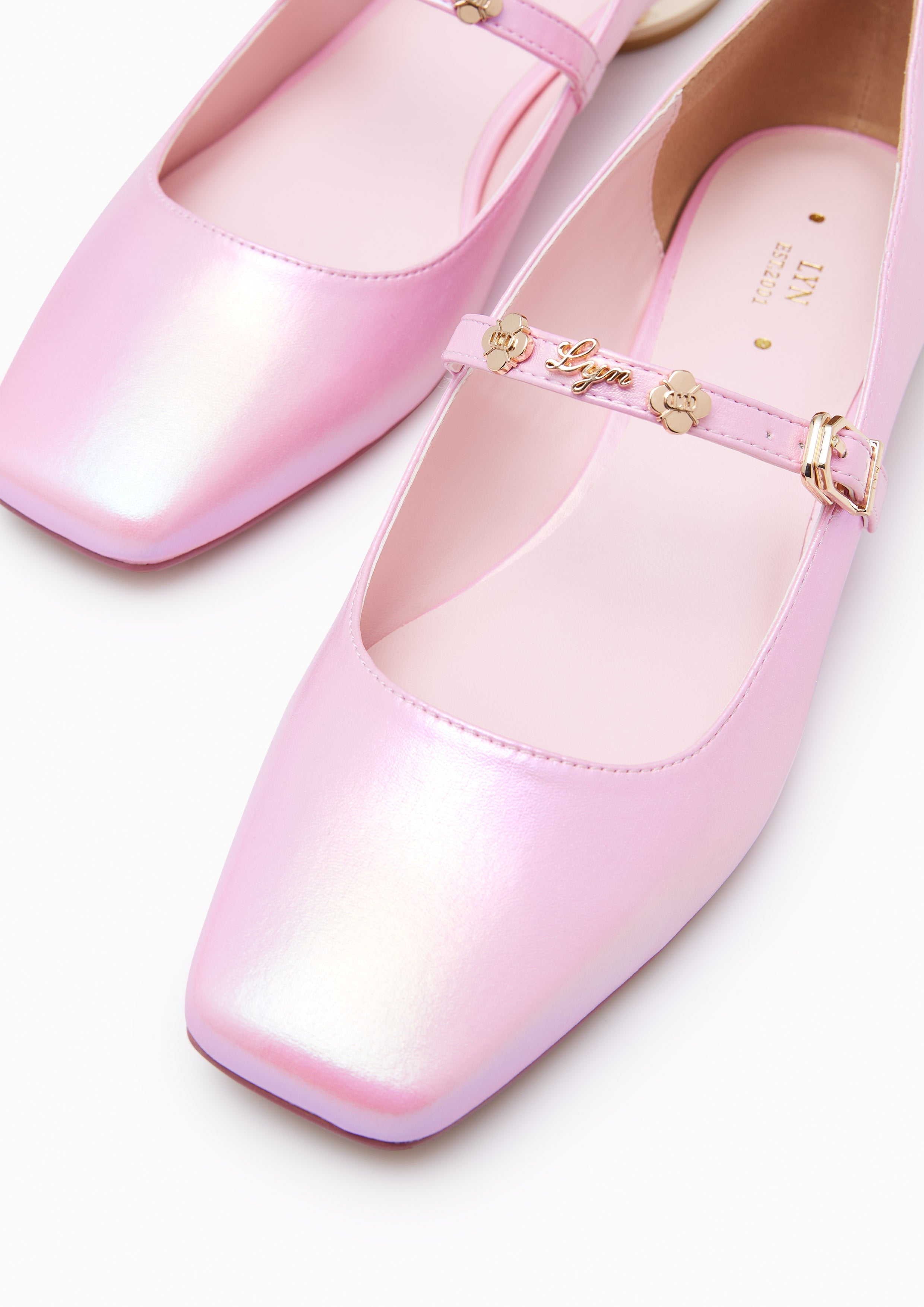 Akira Mary Janes Pink