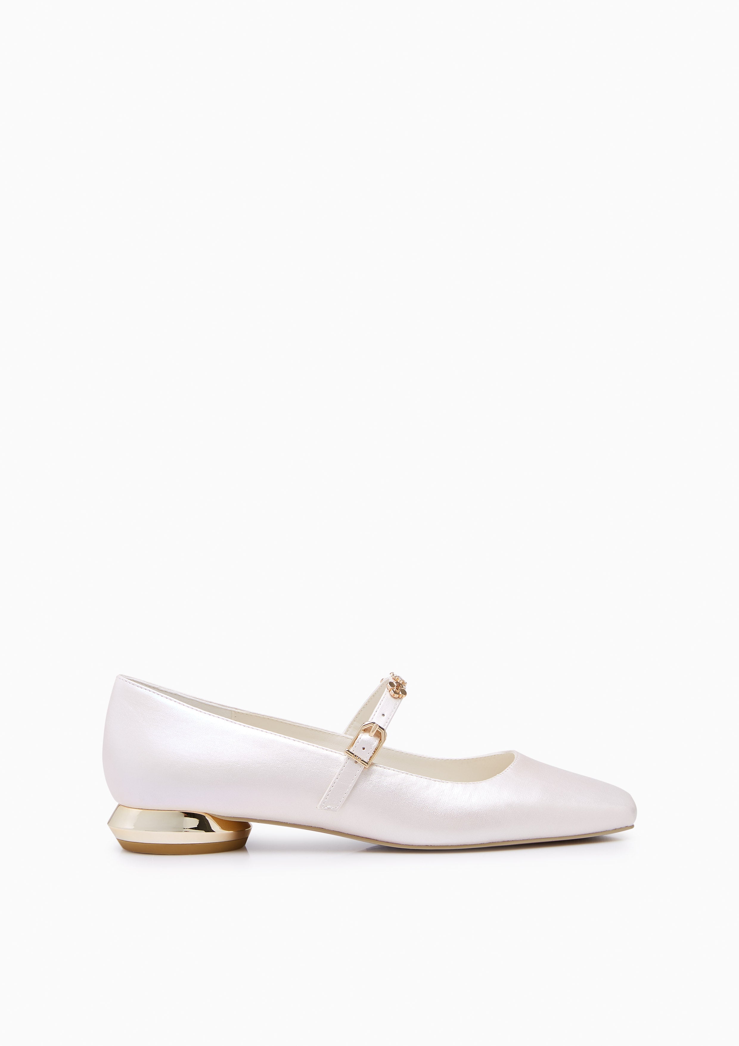 Akira Mary Janes Ivory