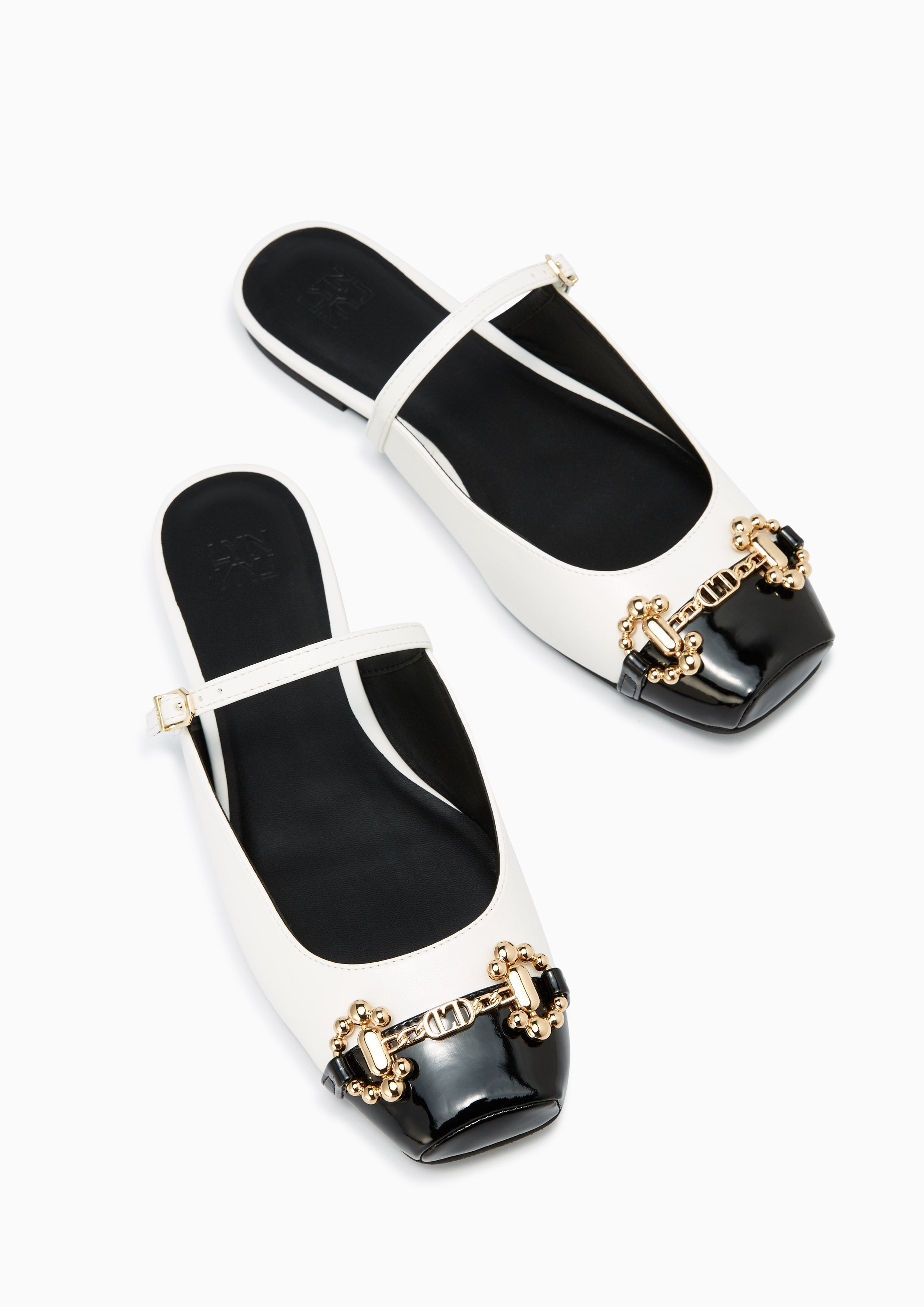 Haiatt Flat Sandals White